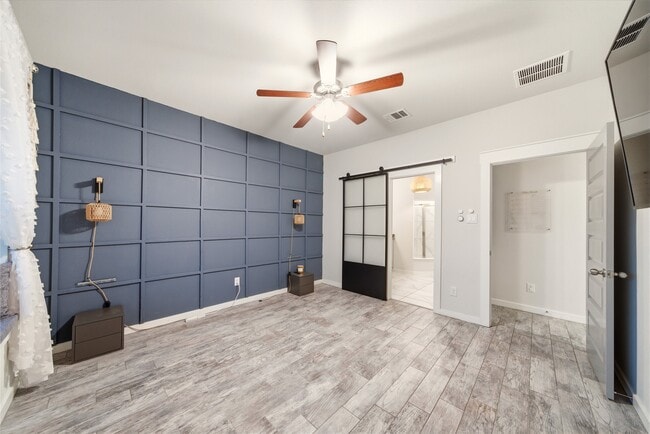 Building Photo - 2705 Bernadino Dr