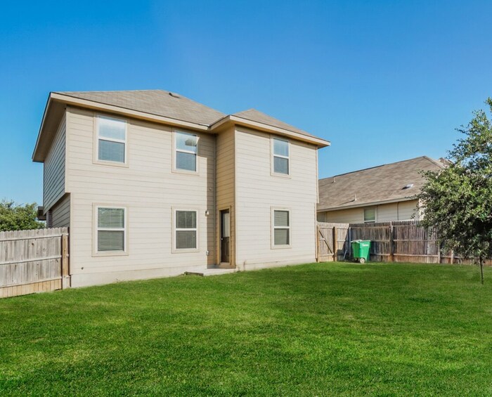 Building Photo - 10610 Goose Way