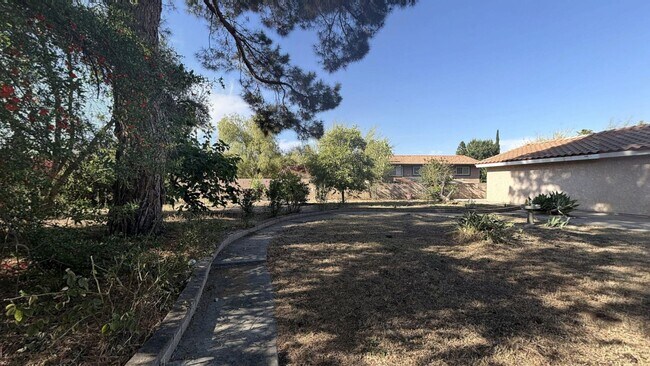 Building Photo - 148 Carmody St