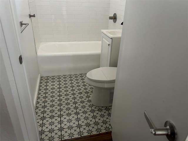 Building Photo - 5305 Reiger Ave