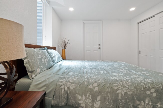 Building Photo - 6050 E Alameda Ave