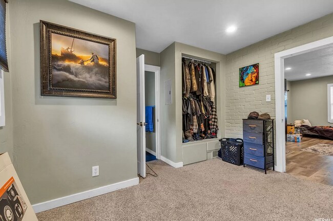 Building Photo - 550 N 970 W