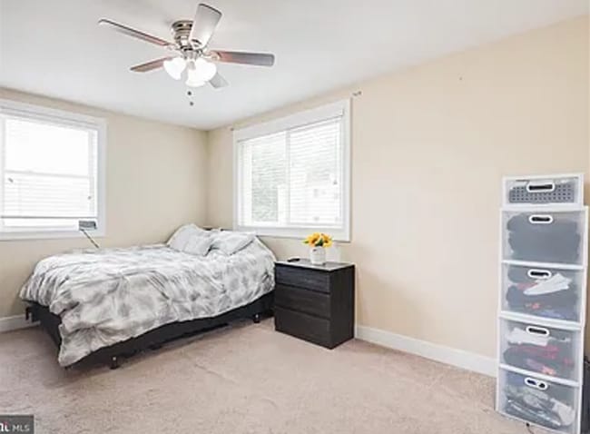 Building Photo - Amazing 2 bedroom/ 1 Bathroom unit with plenty natural light