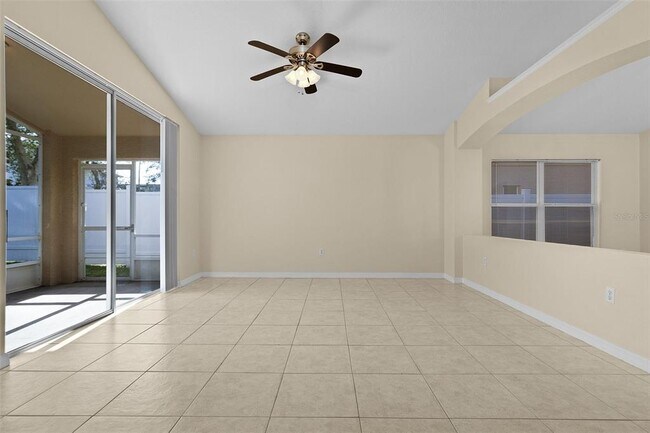 Building Photo - 2546 Crown Ridge Cir