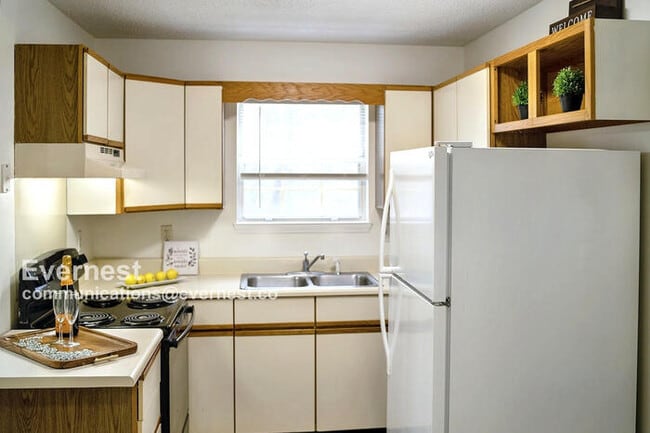 Building Photo - 4811 Brighton Ln