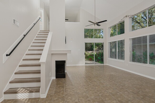 Building Photo - 31 N Rushwing Cir