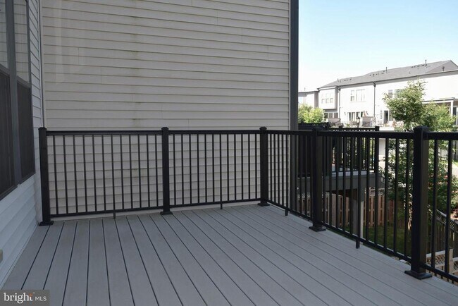 Building Photo - 23079 Sullivans Cove Sq