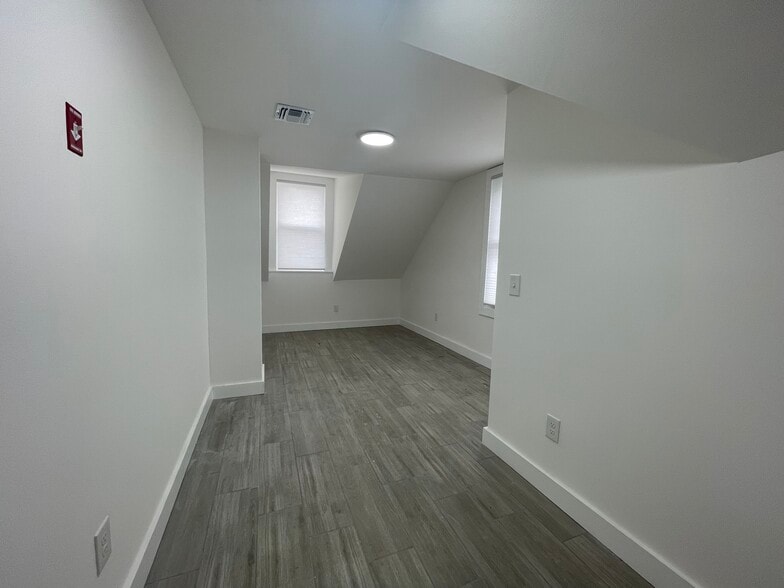 Bedroom - 148 Chilton St