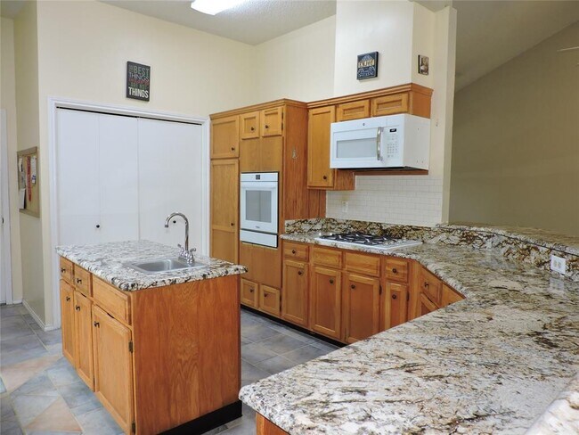 Building Photo - 12609 Deer Falls Dr