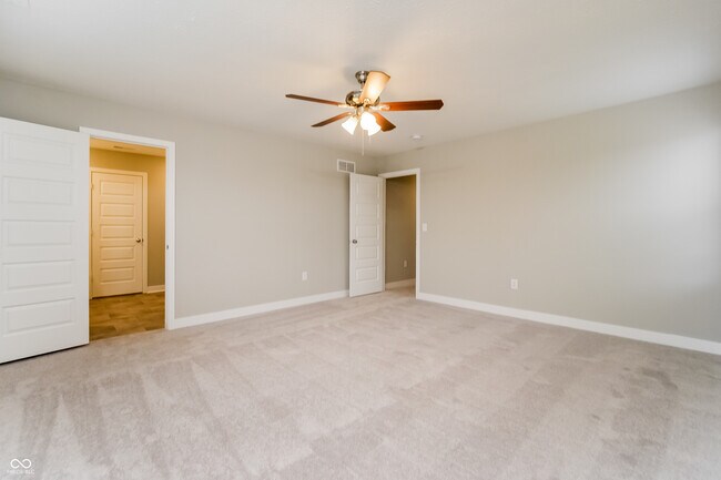 Building Photo - 9237 Larson Dr