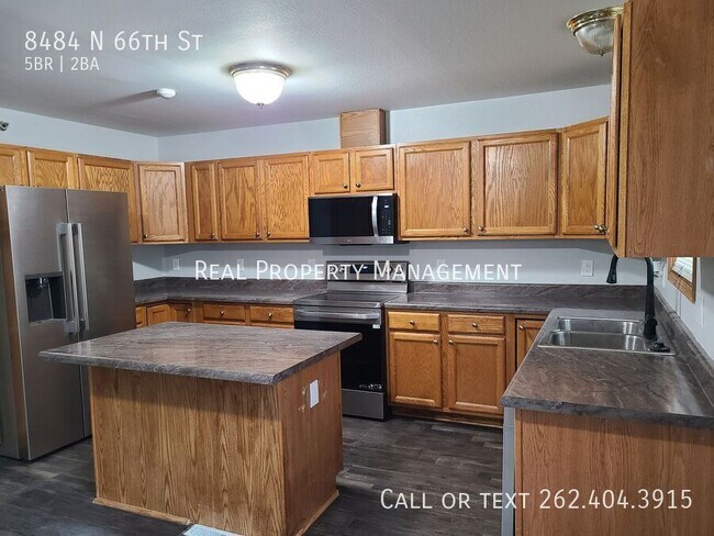Building Photo - 8484 N 66th St
