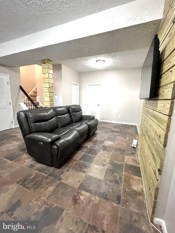 Building Photo - 10704 Muirfield Dr