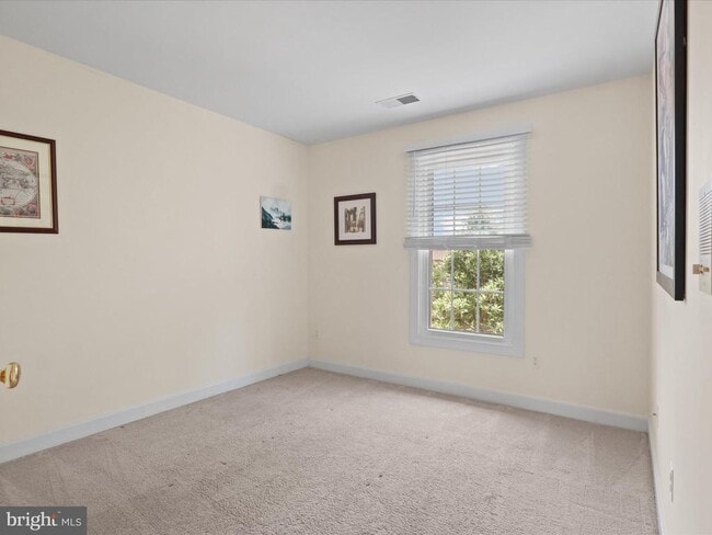 Building Photo - 7441 Heatherfield Ln
