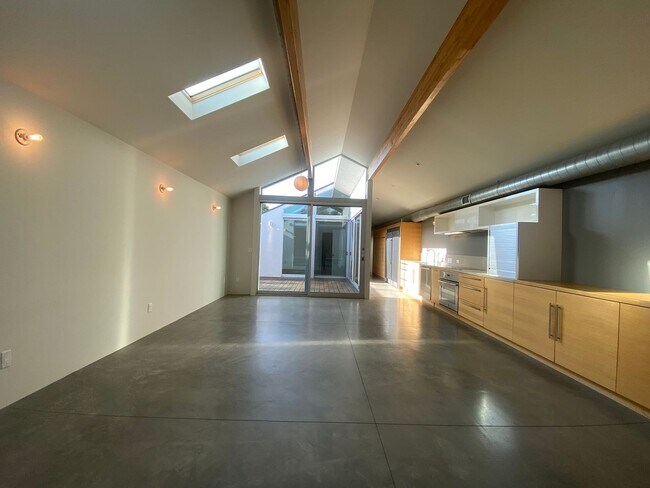 Building Photo - M340 - Miller