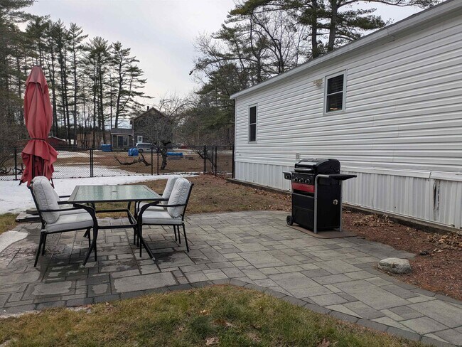 Building Photo - 11 Corn Hill Rd