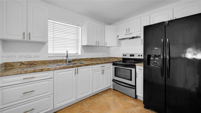 Building Photo - 10583 La Placida Dr