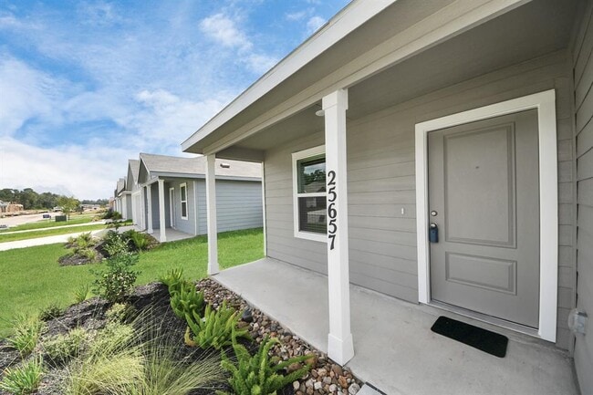 Building Photo - 25657 Rose Creek Dr