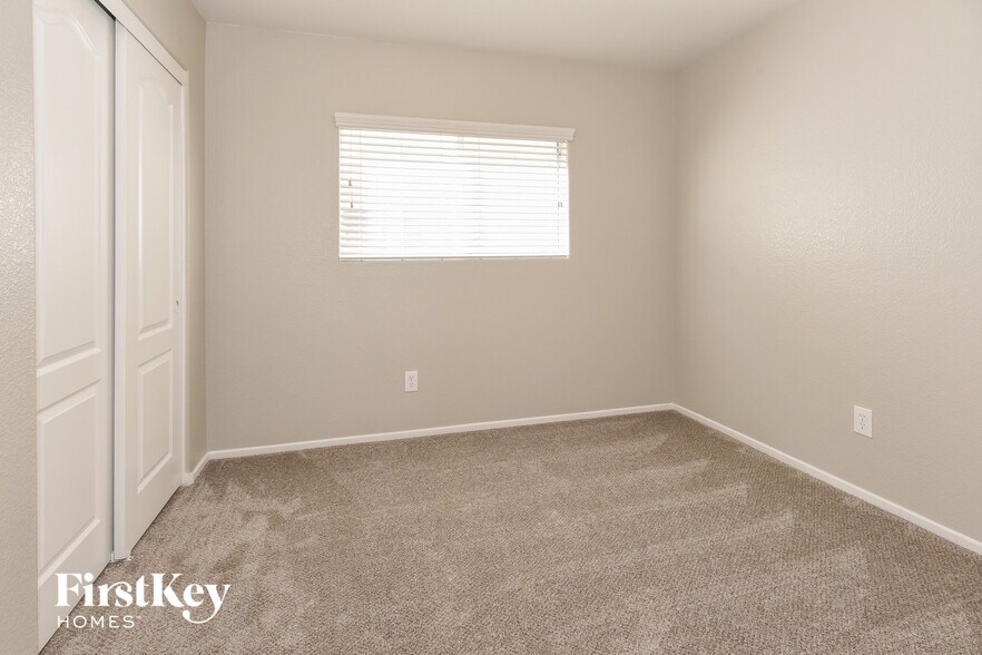 Building Photo - 613 Belsay Castle Ct