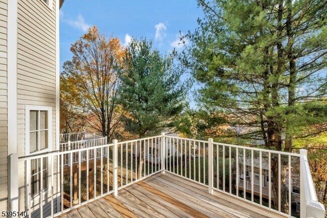 Building Photo - 105 Wallace Ct