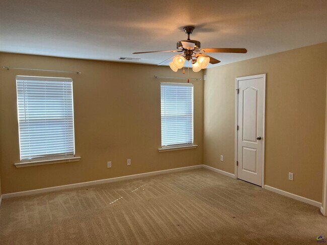 Building Photo - 120 Magnum Way