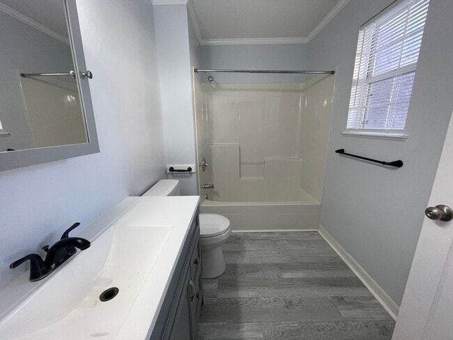 Building Photo - For Lease - 3 BR|2 BA Near Tyndall Air For...