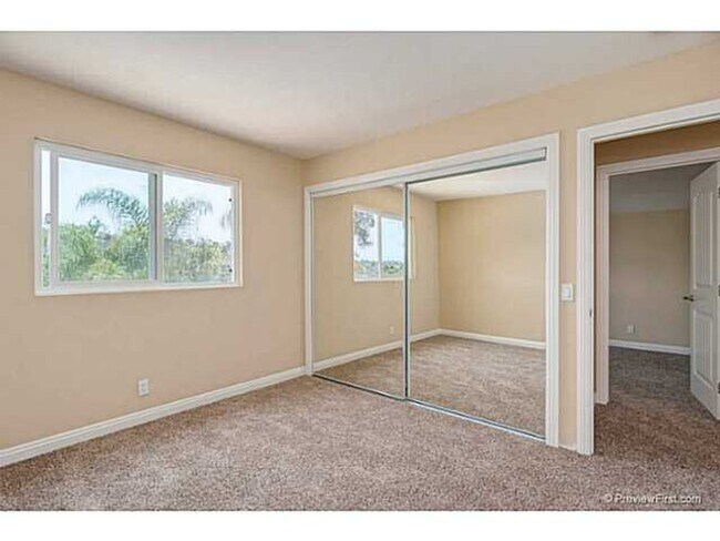 Building Photo - 3 Bedroom 2.5 Bath Home Near Lake Calavera!
