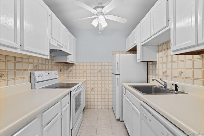 Building Photo - 60 Kensico Rd