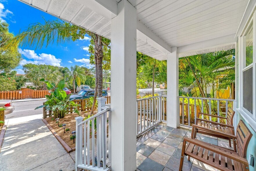 Building Photo - 221 S M St