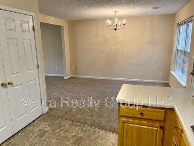 Building Photo - 207 London Dr