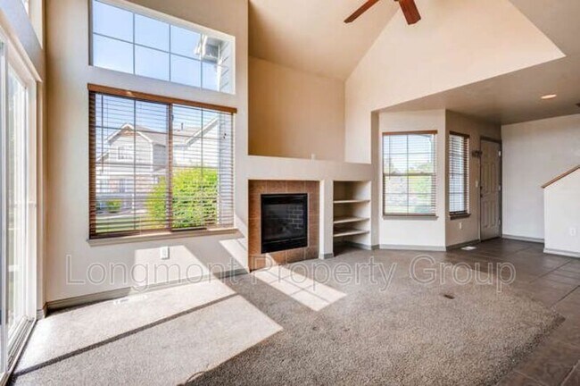 Building Photo - 805 Summer Hawk Dr