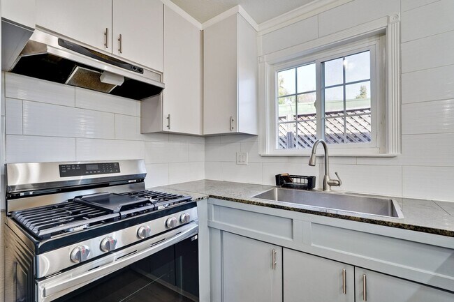 Building Photo - Excellent 2 Bed 1 Bath Home in Santa Clara!