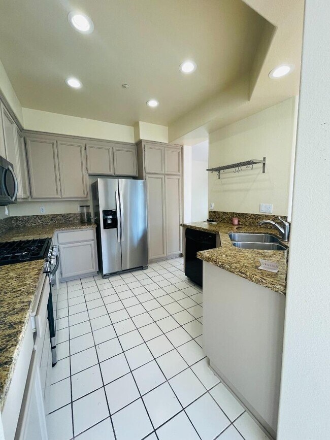 Building Photo - 596 Shoal Cir