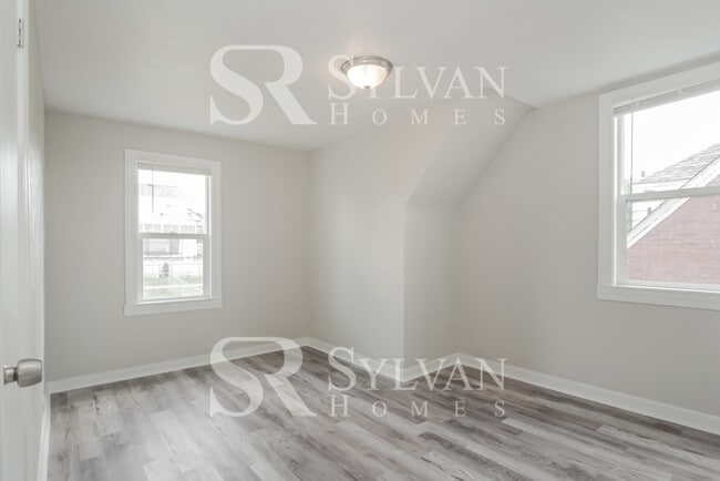 Building Photo - Carve Out a Great Life Here!