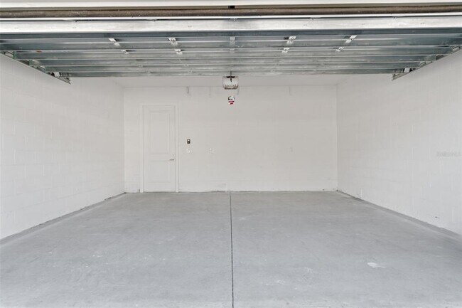 Building Photo - 1601 Pinecliff Dr