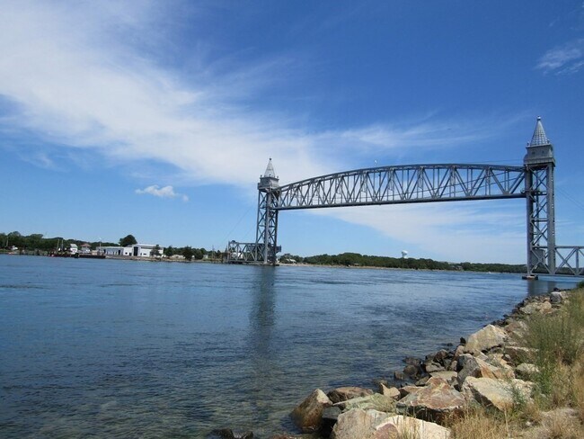 Building Photo - 22 Buzzards Bay Ave