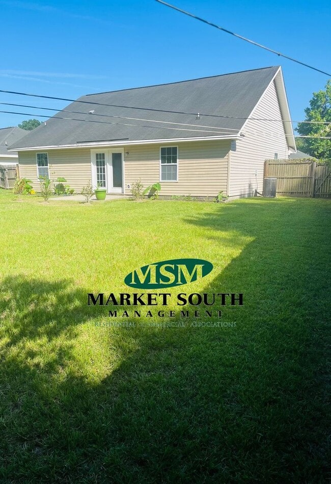 Building Photo - **COMING SOON!!** 4 Bedroom Beauty
