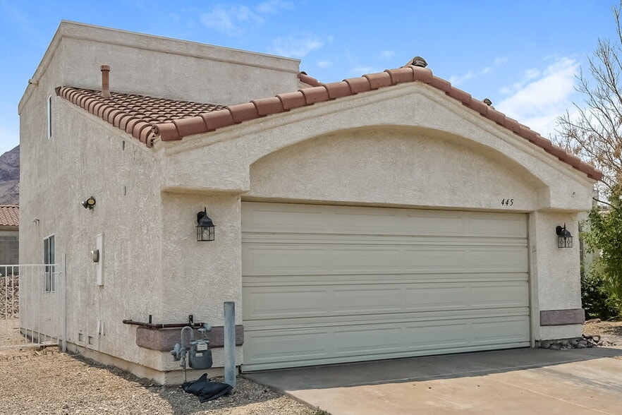 Building Photo - 445 Opal Dr