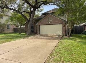 Building Photo - 2105 Lobelia Dr