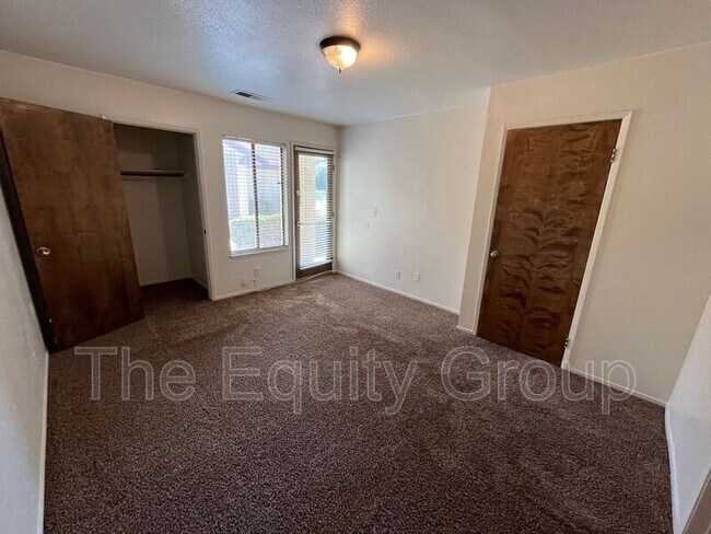 Building Photo - 4220 W Cypress Ave