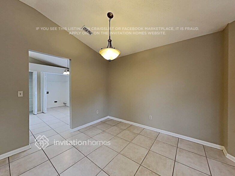 Building Photo - 1724 Chandelier Cir W