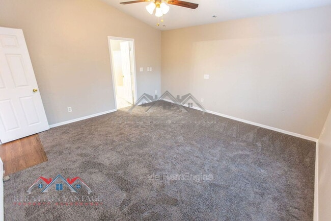 Building Photo - 6714 E Flynn Ave