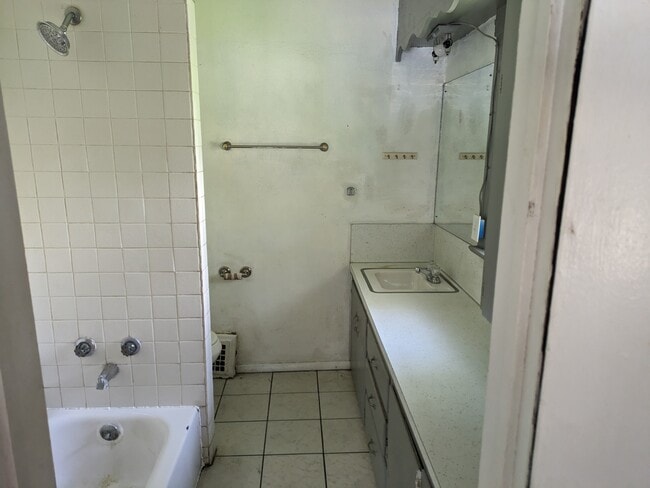 Building Photo - 129 N Johnson Ave