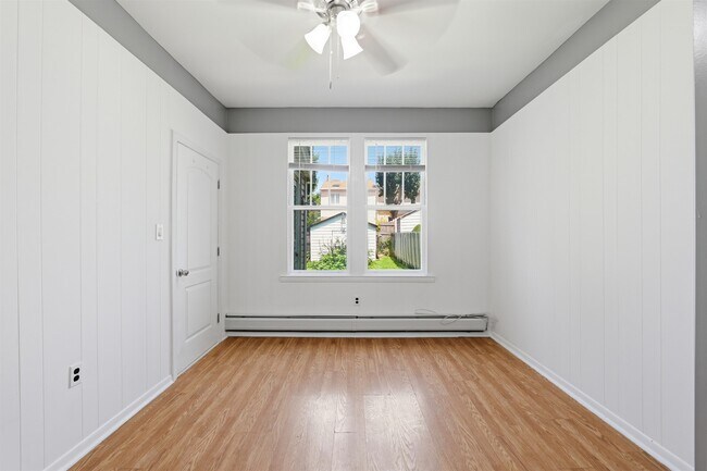 Building Photo - 1404 79th St
