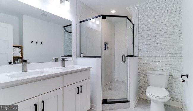 Building Photo - 1206 N Orianna St