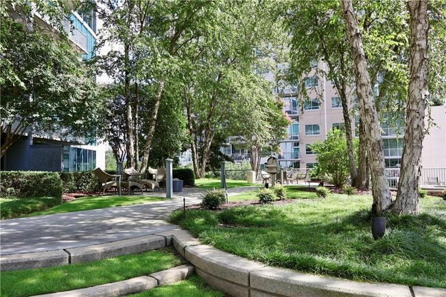 Building Photo - 950 W Peachtree St NW