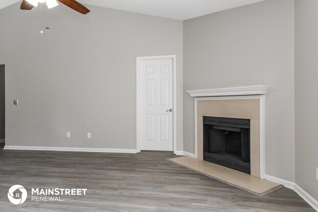 Building Photo - 611 Hibernia Oaks Dr