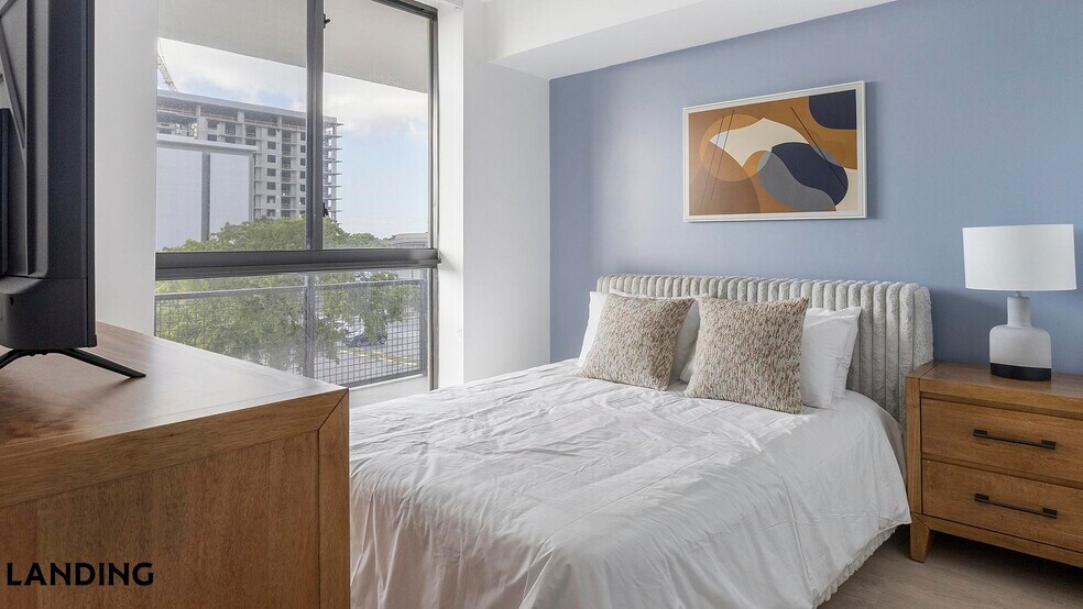 Building Photo - 1155 NE 126th St