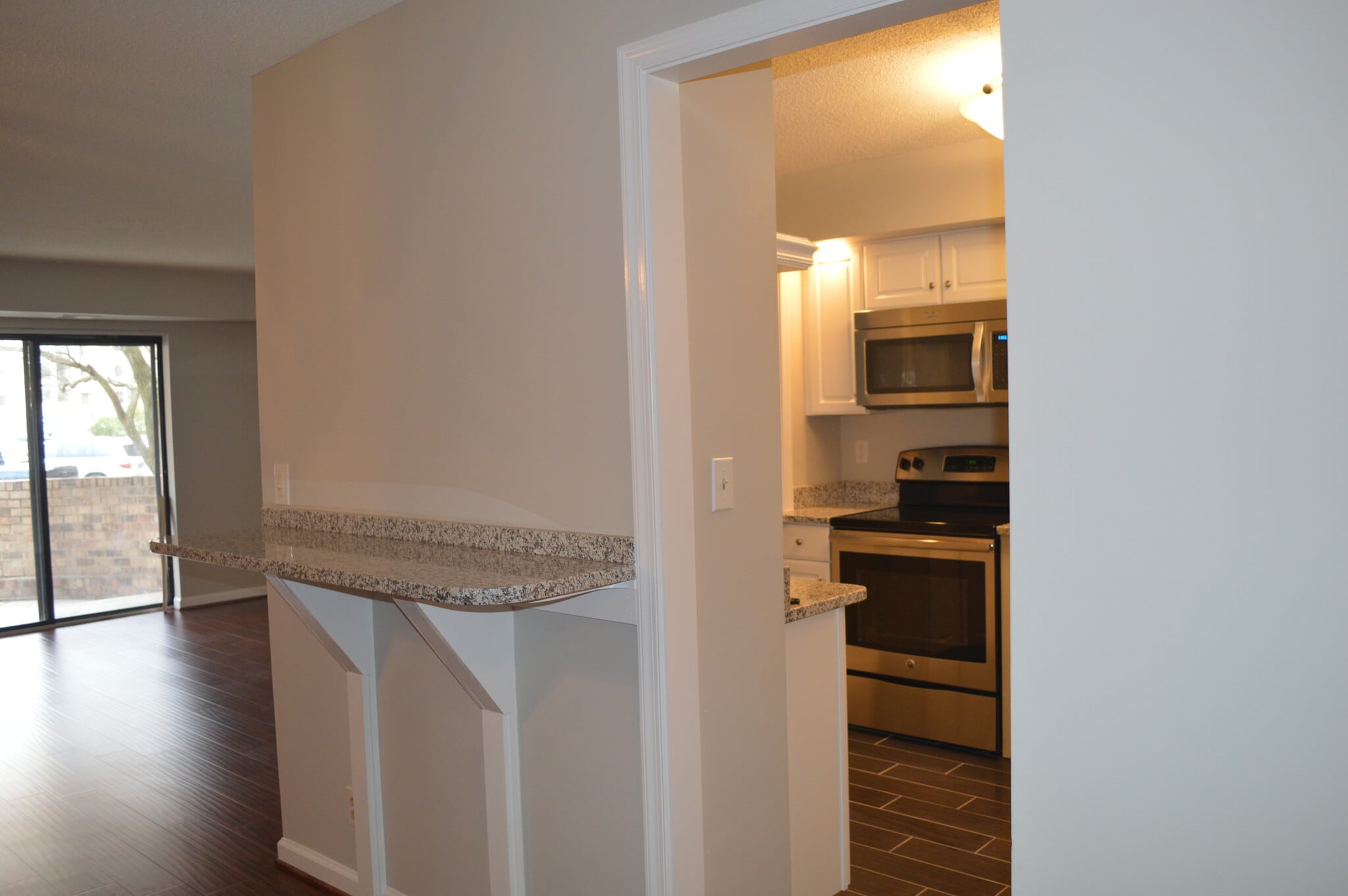 Building Photo - 5904 Mount Eagle Dr