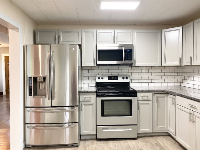 Building Photo - 822 Bloom Rd