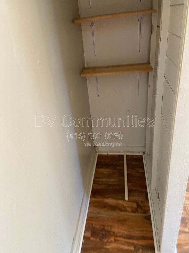 Building Photo - 47609 OR-58